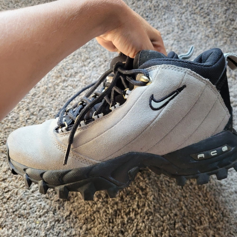Vintage Nike ACG Boots Gray Black  Trail Hiking Woman's Size 7